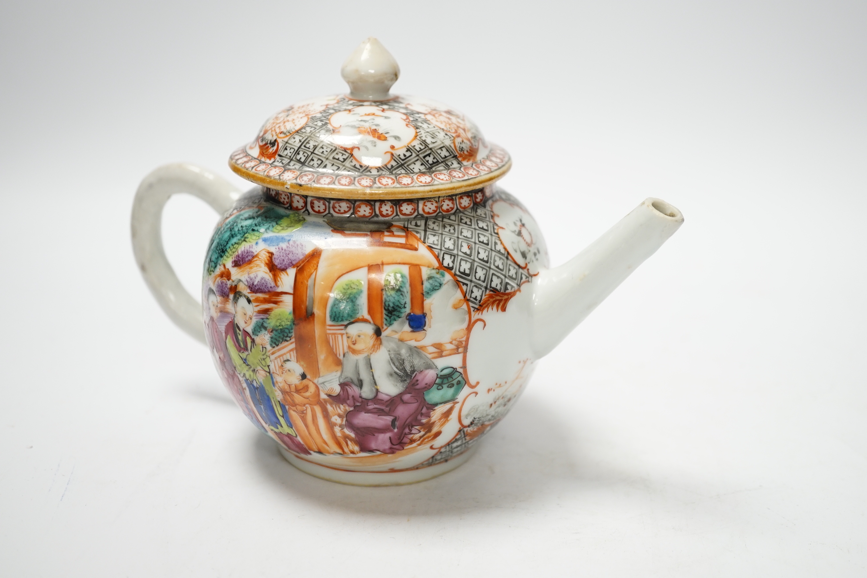 A Chinese Mandarin pattern teapot and stand, Qianlong period, 13cm